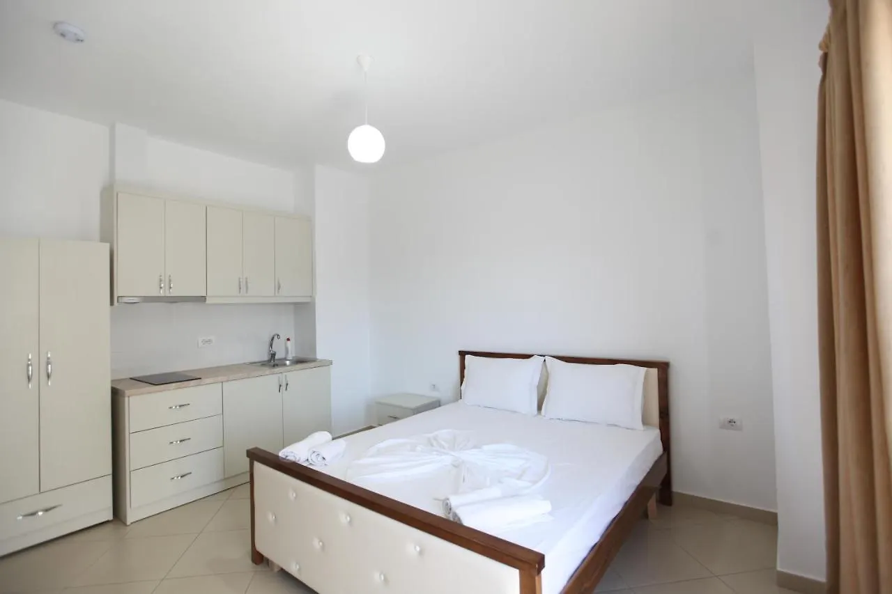 מלון Villa Kristjana קסאמיל